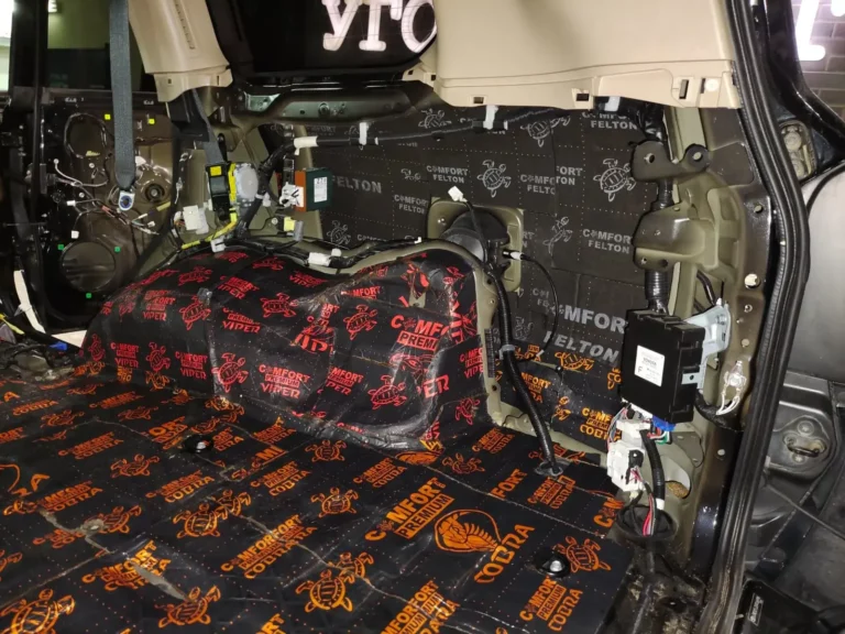 Шумоизоляция багажника Toyota Land Cruiser 200 2015-5